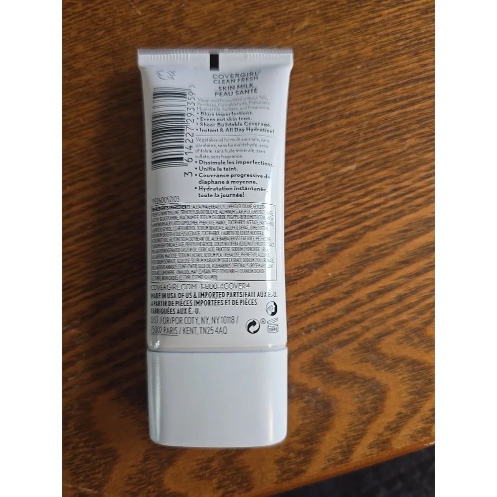 Covergirl Clean Fresh Foundation‎ -light/ MEDIUM 550 - 1fl oz